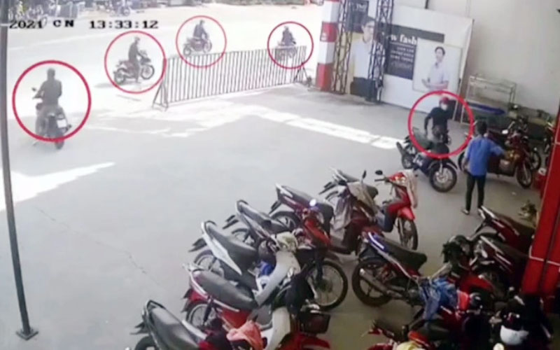 Một vụ dàn cảnh trộm cắp xe máy tại siêu thị mot-vu-dan-canh-trom-cap-xe-may