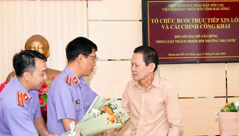vks-tinh-xin-loi-ong-hung