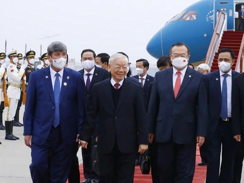 sy-quan-can-ve-cua-co-tong-bi-thu-2