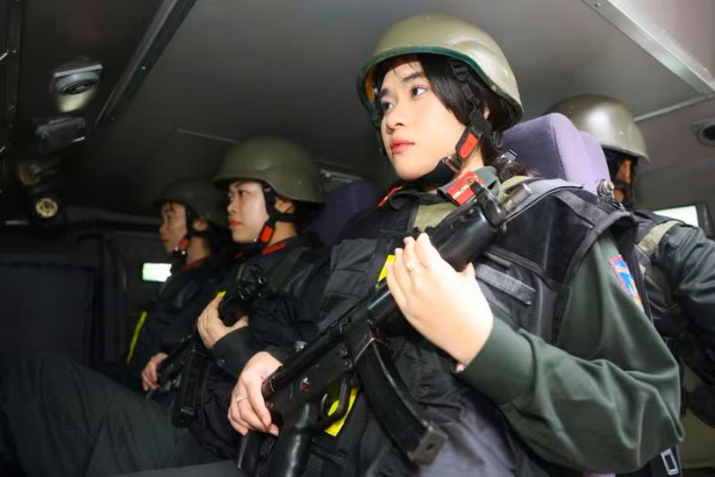 nhung-bong-hong-bao-ve-dai-hoi-dang-6